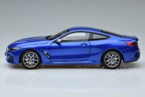 BMW M850i G15 Blu Metallizzato Norev 1:18 183286 Pressofusione — immagine 4 di 7
