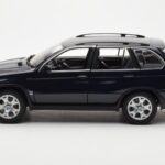 BMW X5 4.4i E53 Blu Scuro Kyosho 1:18 - image 4 of 8