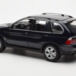 BMW X5 4.4i E53 Blu Scuro Kyosho 1:18 - image 7 of 8