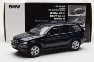 BMW X5 4.4i E53 Blu Scuro Kyosho 1:18 08521DB Pressofusione — immagine 8 di 8