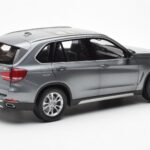 BMW X5 F15 Space Grigio Paragon 1:18 - image 3 of 8