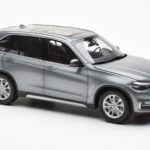 BMW X5 F15 Space Grigio Paragon 1:18 - image 6 of 8