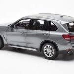 BMW X5 F15 Space Grigio Paragon 1:18 - image 7 of 8