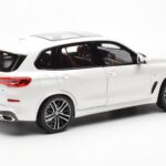 BMW X5 G05 Bianco Paragon 1:18 - image 3 of 8