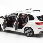BMW X5 G05 Bianco Paragon 1:18 - image 5 of 8