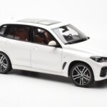 BMW X5 G05 Bianco Paragon 1:18 - image 6 of 8