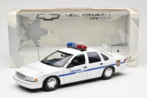 Chevrolet Caprice Cheyenne Polizia UT Models 1:18 21025 Pressofusione — immagine 6 di 6