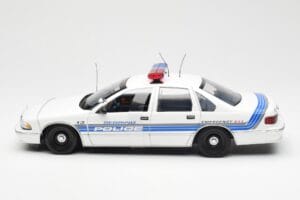 Chevrolet Caprice Sebring Polizia UT Models 1:18 21029 Pressofusione — immagine 3 di 6