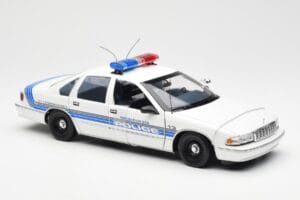Chevrolet Caprice Sebring Polizia UT Models 1:18 21029 Pressofusione — immagine 4 di 6