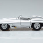 Chevrolet Corvette C1 Stingray Concept AUTOart 1:18 - image 5 of 8