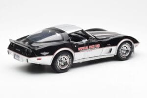 Chevrolet Corvette C3 Pace Car Indianapolis 500 1978 UT Models 1:18 21070 Pressofusione — immagine 2 di 6