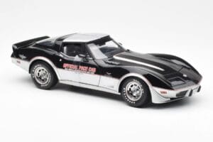 Chevrolet Corvette C3 Pace Car Indianapolis 500 1978 UT Models 1:18 21070 Pressofusione — immagine 4 di 6