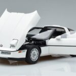 Chevrolet Corvette C4 Bianco AUTOart 1:18 71243 Pressofusione - image 2 of 8