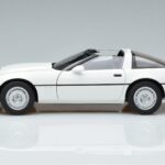 Chevrolet Corvette C4 Bianco AUTOart 1:18 71243 Pressofusione - image 4 of 8