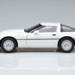 Chevrolet Corvette C4 Bianco AUTOart 1:18 71243 Pressofusione - image 5 of 8