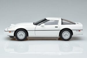 Chevrolet Corvette C4 Bianco AUTOart 1:18 71243 Pressofusione — immagine 5 di 8