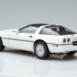 Chevrolet Corvette C4 Bianco AUTOart 1:18 71243 Pressofusione - image 7 of 8