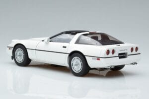 Chevrolet Corvette C4 Bianco AUTOart 1:18 71243 Pressofusione — immagine 7 di 8