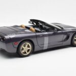 Chevrolet Corvette C5 Cabriolet Viola Perla Metallizzato UT Models 1:18 - image 2 of 6