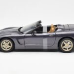 Chevrolet Corvette C5 Cabriolet Viola Perla Metallizzato UT Models 1:18 - image 3 of 6
