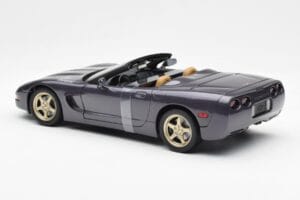 Chevrolet Corvette C5 Cabriolet Viola Perla Metallizzato UT Models 1:18 21010 Pressofusione — immagine 5 di 6