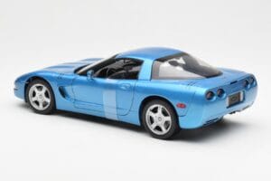 Chevrolet Corvette C5 Blu Metallizzato UT Models 1:18 21004 Pressofusione — immagine 5 di 6