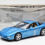 Chevrolet Corvette C5 Blu Metallizzato UT Models 1:18 - image 6 of 6