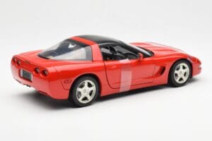 Chevrolet Corvette C5 Hardtop Rosso UT Models 1:18 21041 Pressofusione — immagine 2 di 6