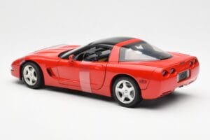 Chevrolet Corvette C5 Hardtop Rosso UT Models 1:18 21041 Pressofusione — immagine 5 di 6