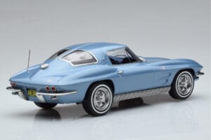 Chevrolet Corvette C2 Sting Ray Blu Norev 1:18 189050 Pressofusione — immagine 2 di 6