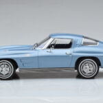 Chevrolet Corvette C2 Sting Ray Blu Norev 1:18 - image 3 of 6