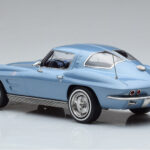 Chevrolet Corvette C2 Sting Ray Blu Norev 1:18 - image 5 of 6