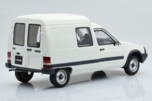 Citroen C15 D Bianco Otto 1:18 OT956 Resina — immagine 2 di 6