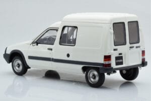 Citroen C15 E Bianco Otto 1:18 OT956B Resina — immagine 4 di 6