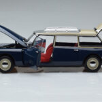 Citroen ID 19 Break Orient Blu Norev 1:18 - image 4 of 9