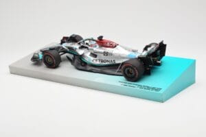 Mercedes AMG Petronas W13 E Performance #63 G. Russell Brazilian GP 1st Win 2022 Minichamps 1:18 113222163 Resina — immagine 3 di 4