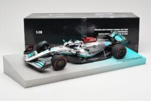 Mercedes AMG Petronas W13 E Performance #63 G. Russell Brazilian GP 1st Win 2022 Minichamps 1:18 113222163 Resina — immagine 4 di 4