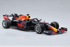 Red Bull Racing RB16B #33 M. Verstappen Abu Dhabi GP F1 World Champion 2021 Minichamps 1:18 110212333 Pressofusione — immagine 4 di 6