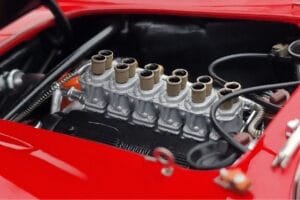Ferrari 250 GTO Rosso Kyosho 1:18 08438R Pressofusione — immagine 9 di 10