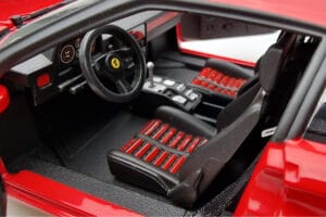 Ferrari 288 GTO Rosso Hot Wheels 1:18 J8248-0510 Pressofusione — immagine 7 di 10