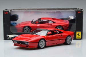 Ferrari 288 GTO Rosso Hot Wheels 1:18 J8248-0510 Pressofusione — immagine 10 di 10