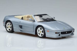 Ferrari F355 Spider Hot Wheels 1:18 23907 Pressofusione — immagine 5 di 7