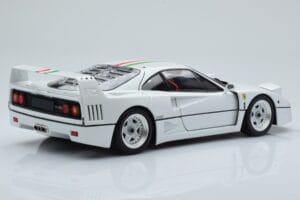 Ferrari F40 Bianco Perla Italy Kyosho 1:18 08416PWT-G Pressofusione — immagine 3 di 8