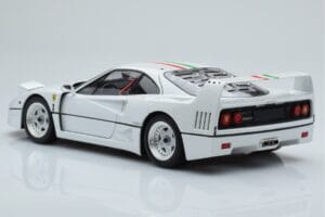 Ferrari F40 Bianco Perla Italy Kyosho 1:18 08416PWT-G Pressofusione — immagine 7 di 8