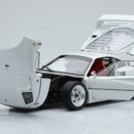 Ferrari F40 Bianco Perla Kyosho 1:18 - image 2 of 8