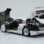 Ferrari F40 Bianco Perla Kyosho 1:18 - image 5 of 8