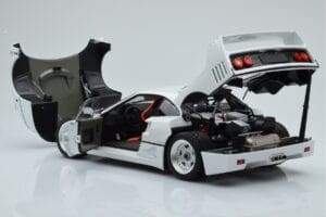 Ferrari F40 Bianco Perla Kyosho 1:18 08416PW-G Pressofusione — immagine 5 di 8
