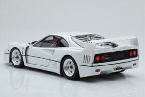 Ferrari F40 Bianco Perla Kyosho 1:18 08416PW-G Pressofusione — immagine 7 di 8