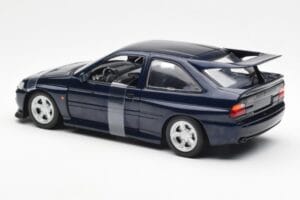 Ford Escort RS Cosworth Blu Metallic UT Models 1:18 180082101-R1 Pressofusione — immagine 4 di 6