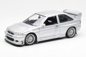 Ford Escort RS Cosworth Versione Stradale Argento UT Models 1:18